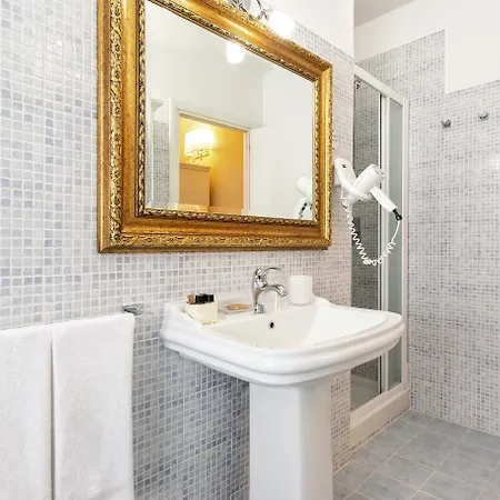 Canova In Spanish Steps Roma