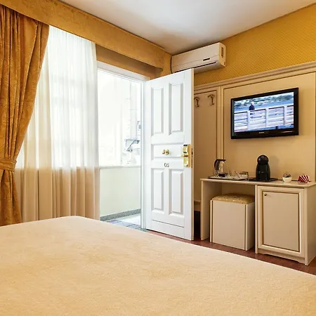 Affittacamere Canova In Spanish Steps 4*