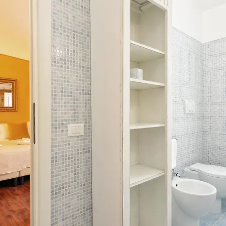 Canova In Spanish Steps Πανσιόν